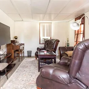 Cozy With Private Bathroom Homestay